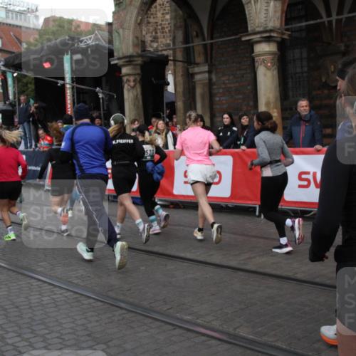 05.10.2025 - 20. swb-Marathon Bremen Yannick Fuchs http://msf.ph/oto/9319899 05.10.2025 11:39:26 Ziel  meine-sportfotos.de