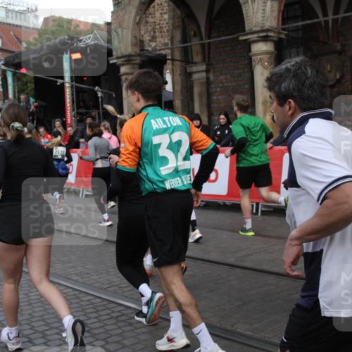 05.10.2025 - 20. swb-Marathon Bremen Yannick Fuchs http://msf.ph/oto/9319902 05.10.2025 11:39:27 Ziel  meine-sportfotos.de