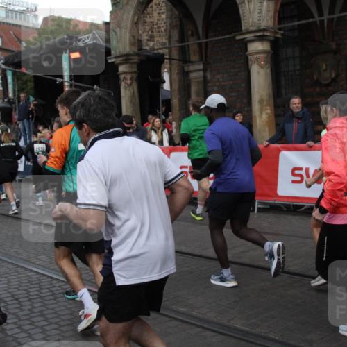 05.10.2025 - 20. swb-Marathon Bremen Yannick Fuchs http://msf.ph/oto/9319903 05.10.2025 11:39:27 Ziel  meine-sportfotos.de
