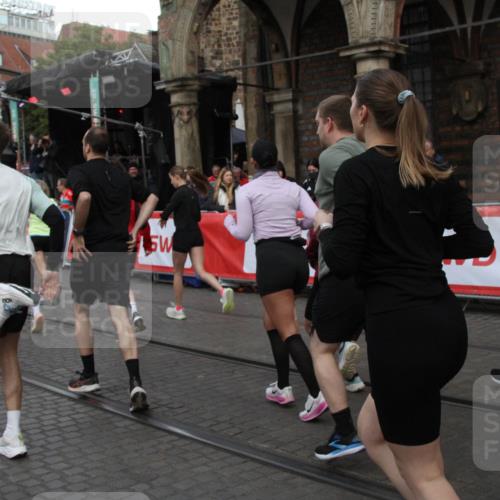 05.10.2025 - 20. swb-Marathon Bremen Yannick Fuchs http://msf.ph/oto/9319910 05.10.2025 11:39:29 Ziel  meine-sportfotos.de
