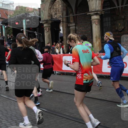 05.10.2025 - 20. swb-Marathon Bremen Yannick Fuchs http://msf.ph/oto/9319912 05.10.2025 11:39:30 Ziel  meine-sportfotos.de