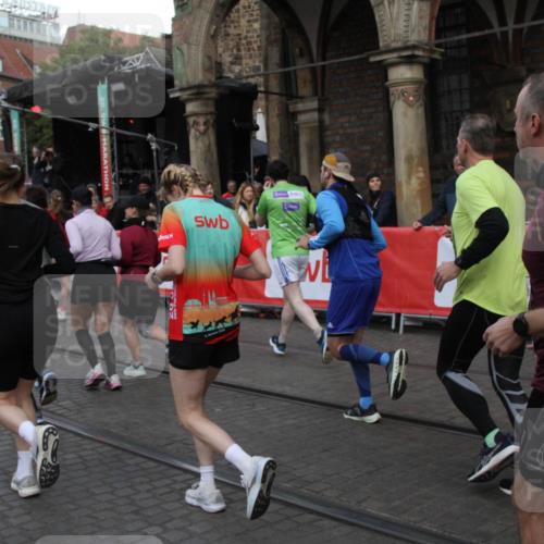 05.10.2025 - 20. swb-Marathon Bremen Yannick Fuchs http://msf.ph/oto/9319913 05.10.2025 11:39:30 Ziel  meine-sportfotos.de