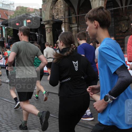 05.10.2025 - 20. swb-Marathon Bremen Yannick Fuchs http://msf.ph/oto/9319922 05.10.2025 11:39:34 Ziel  meine-sportfotos.de