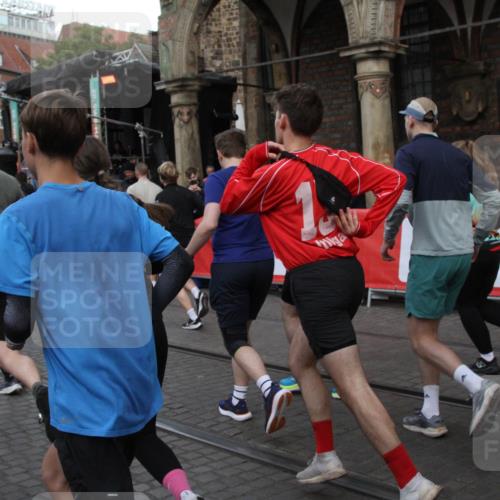 05.10.2025 - 20. swb-Marathon Bremen Yannick Fuchs http://msf.ph/oto/9319923 05.10.2025 11:39:34 Ziel  meine-sportfotos.de