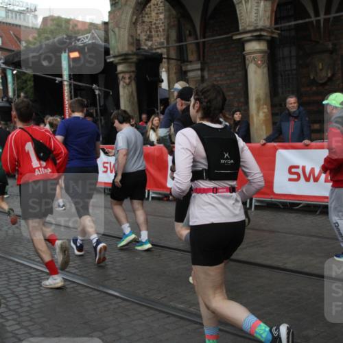 05.10.2025 - 20. swb-Marathon Bremen Yannick Fuchs http://msf.ph/oto/9319925 05.10.2025 11:39:35 Ziel  meine-sportfotos.de