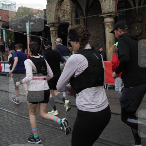 05.10.2025 - 20. swb-Marathon Bremen Yannick Fuchs http://msf.ph/oto/9319926 05.10.2025 11:39:35 Ziel  meine-sportfotos.de