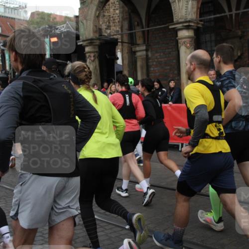 05.10.2025 - 20. swb-Marathon Bremen Yannick Fuchs http://msf.ph/oto/9319928 05.10.2025 11:39:36 Ziel  meine-sportfotos.de