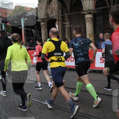 05.10.2025 - 20. swb-Marathon Bremen Yannick Fuchs http://msf.ph/oto/9319929 05.10.2025 11:39:36 Ziel  meine-sportfotos.de