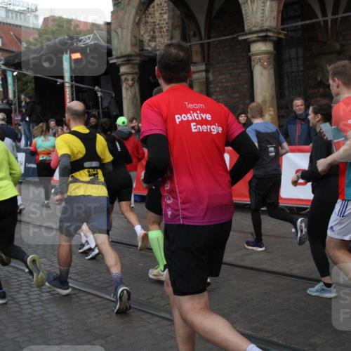 05.10.2025 - 20. swb-Marathon Bremen Yannick Fuchs http://msf.ph/oto/9319930 05.10.2025 11:39:37 Ziel  meine-sportfotos.de