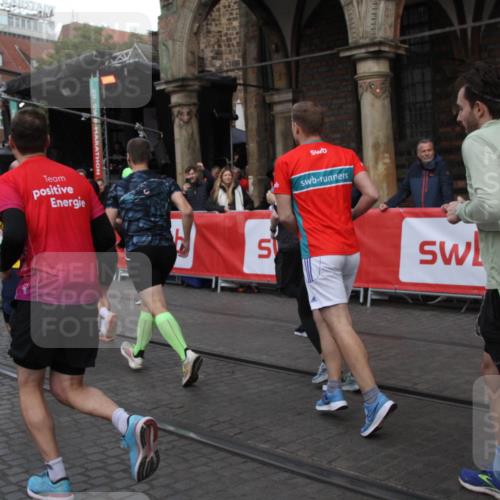 05.10.2025 - 20. swb-Marathon Bremen Yannick Fuchs http://msf.ph/oto/9319931 05.10.2025 11:39:37 Ziel  meine-sportfotos.de