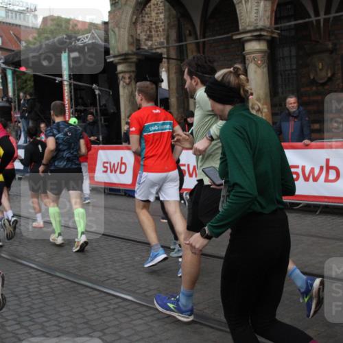 05.10.2025 - 20. swb-Marathon Bremen Yannick Fuchs http://msf.ph/oto/9319932 05.10.2025 11:39:37 Ziel  meine-sportfotos.de