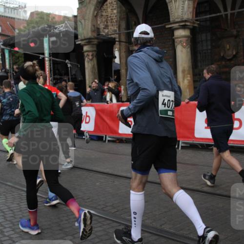 05.10.2025 - 20. swb-Marathon Bremen Yannick Fuchs http://msf.ph/oto/9319934 05.10.2025 11:39:38 Ziel  meine-sportfotos.de