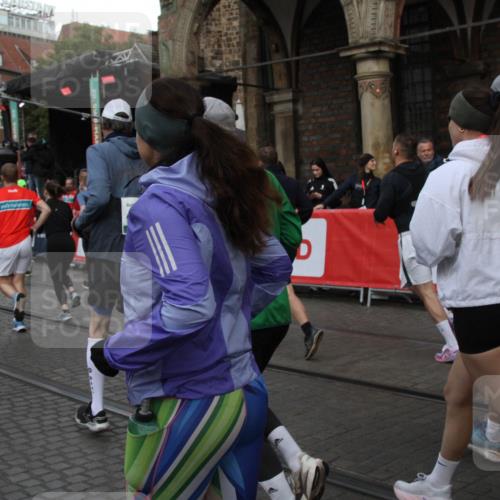 05.10.2025 - 20. swb-Marathon Bremen Yannick Fuchs http://msf.ph/oto/9319936 05.10.2025 11:39:39 Ziel  meine-sportfotos.de
