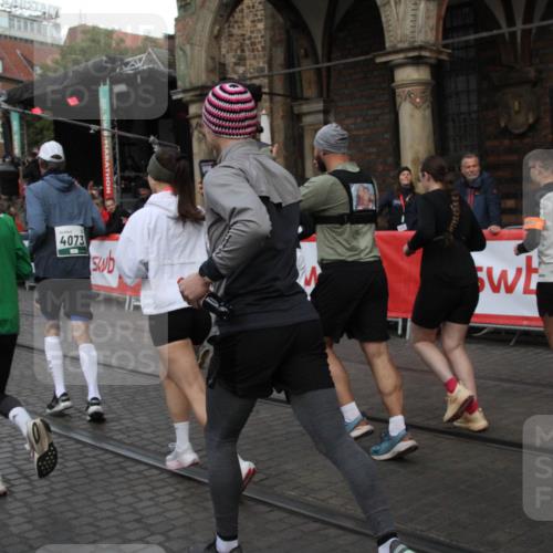 05.10.2025 - 20. swb-Marathon Bremen Yannick Fuchs http://msf.ph/oto/9319938 05.10.2025 11:39:39 Ziel  meine-sportfotos.de