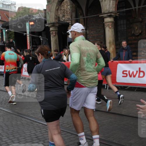 05.10.2025 - 20. swb-Marathon Bremen Yannick Fuchs http://msf.ph/oto/9319943 05.10.2025 11:39:41 Ziel  meine-sportfotos.de