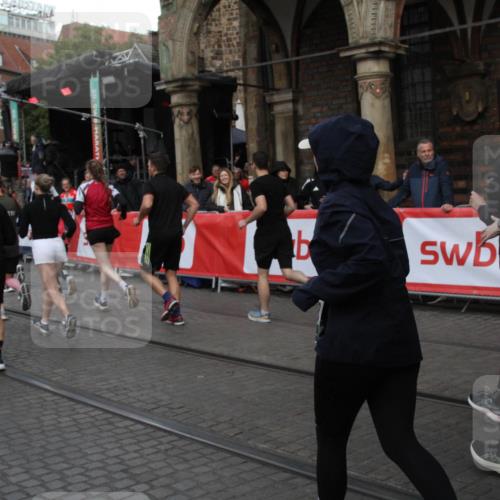 05.10.2025 - 20. swb-Marathon Bremen Yannick Fuchs http://msf.ph/oto/9319949 05.10.2025 11:39:44 Ziel  meine-sportfotos.de