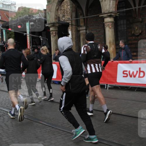 05.10.2025 - 20. swb-Marathon Bremen Yannick Fuchs http://msf.ph/oto/9319954 05.10.2025 11:39:45 Ziel  meine-sportfotos.de