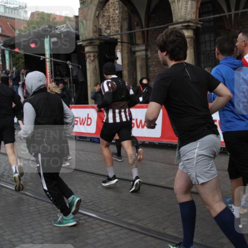05.10.2025 - 20. swb-Marathon Bremen Yannick Fuchs http://msf.ph/oto/9319955 05.10.2025 11:39:46 Ziel  meine-sportfotos.de