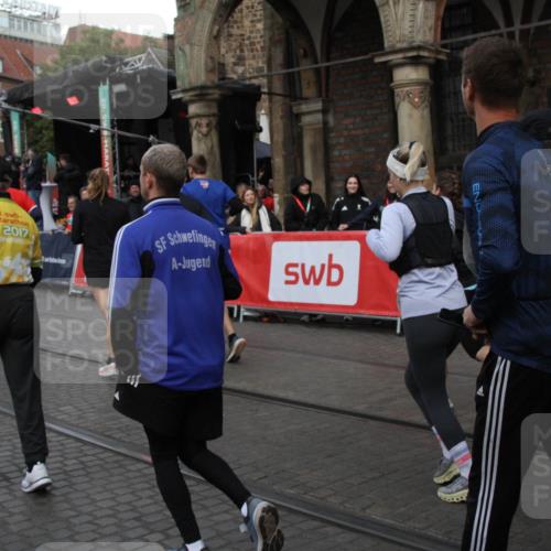 05.10.2025 - 20. swb-Marathon Bremen Yannick Fuchs http://msf.ph/oto/9319963 05.10.2025 11:39:48 Ziel  meine-sportfotos.de