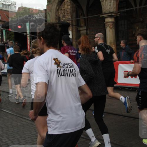 05.10.2025 - 20. swb-Marathon Bremen Yannick Fuchs http://msf.ph/oto/9319969 05.10.2025 11:39:51 Ziel  meine-sportfotos.de