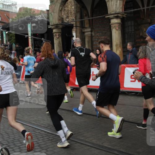 05.10.2025 - 20. swb-Marathon Bremen Yannick Fuchs http://msf.ph/oto/9319970 05.10.2025 11:39:51 Ziel  meine-sportfotos.de