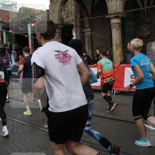 05.10.2025 - 20. swb-Marathon Bremen Yannick Fuchs http://msf.ph/oto/9319973 05.10.2025 11:39:52 Ziel  meine-sportfotos.de