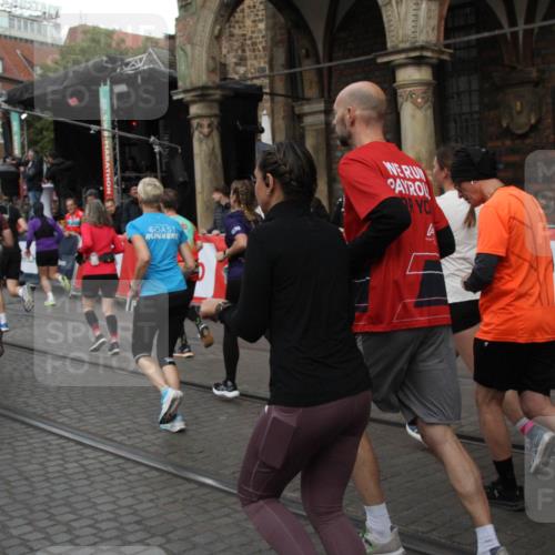 05.10.2025 - 20. swb-Marathon Bremen Yannick Fuchs http://msf.ph/oto/9319976 05.10.2025 11:39:53 Ziel  meine-sportfotos.de