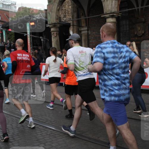 05.10.2025 - 20. swb-Marathon Bremen Yannick Fuchs http://msf.ph/oto/9319978 05.10.2025 11:39:54 Ziel  meine-sportfotos.de