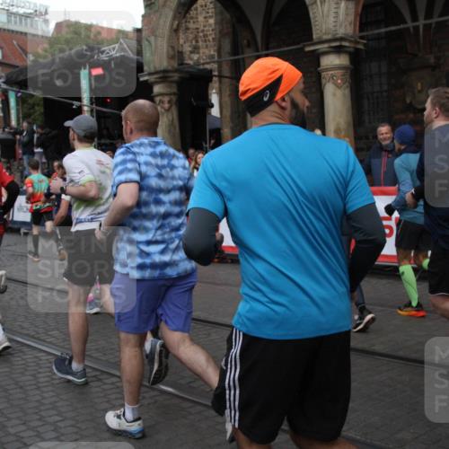 05.10.2025 - 20. swb-Marathon Bremen Yannick Fuchs http://msf.ph/oto/9319979 05.10.2025 11:39:54 Ziel  meine-sportfotos.de