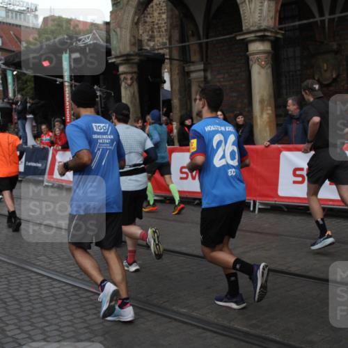 05.10.2025 - 20. swb-Marathon Bremen Yannick Fuchs http://msf.ph/oto/9319982 05.10.2025 11:39:55 Ziel  meine-sportfotos.de