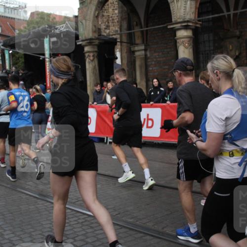 05.10.2025 - 20. swb-Marathon Bremen Yannick Fuchs http://msf.ph/oto/9319985 05.10.2025 11:39:56 Ziel  meine-sportfotos.de