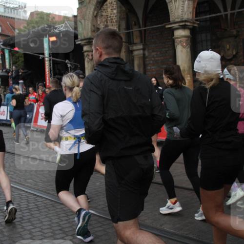 05.10.2025 - 20. swb-Marathon Bremen Yannick Fuchs http://msf.ph/oto/9319987 05.10.2025 11:39:57 Ziel  meine-sportfotos.de