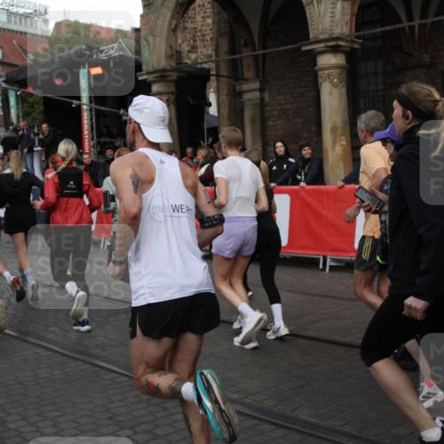 05.10.2025 - 20. swb-Marathon Bremen Yannick Fuchs http://msf.ph/oto/9319997 05.10.2025 11:40:01 Ziel  meine-sportfotos.de