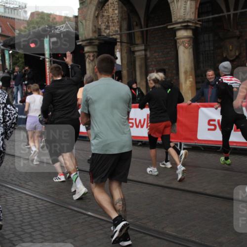 05.10.2025 - 20. swb-Marathon Bremen Yannick Fuchs http://msf.ph/oto/9320001 05.10.2025 11:40:02 Ziel  meine-sportfotos.de
