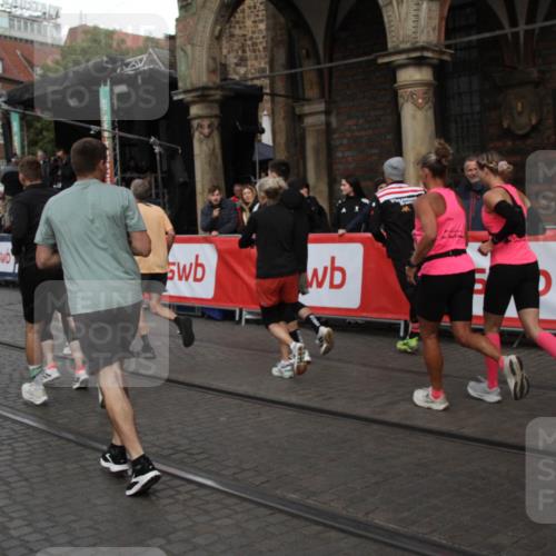 05.10.2025 - 20. swb-Marathon Bremen Yannick Fuchs http://msf.ph/oto/9320002 05.10.2025 11:40:03 Ziel  meine-sportfotos.de