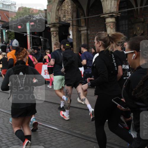 05.10.2025 - 20. swb-Marathon Bremen Yannick Fuchs http://msf.ph/oto/9320007 05.10.2025 11:40:05 Ziel  meine-sportfotos.de