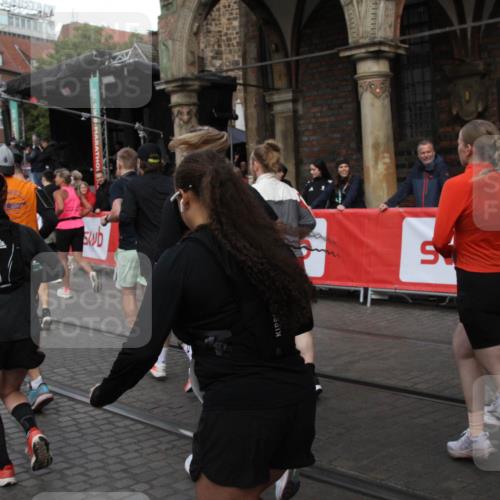 05.10.2025 - 20. swb-Marathon Bremen Yannick Fuchs http://msf.ph/oto/9320008 05.10.2025 11:40:05 Ziel  meine-sportfotos.de
