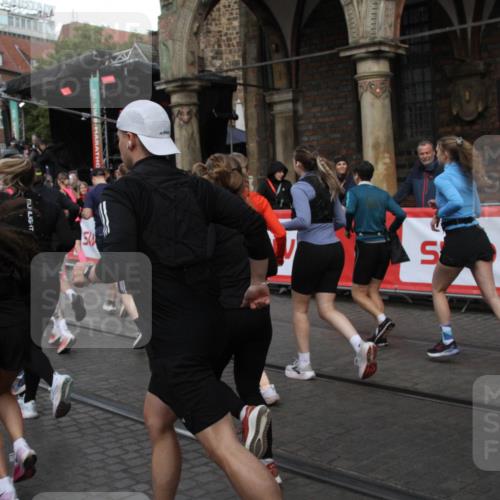 05.10.2025 - 20. swb-Marathon Bremen Yannick Fuchs http://msf.ph/oto/9320010 05.10.2025 11:40:06 Ziel  meine-sportfotos.de
