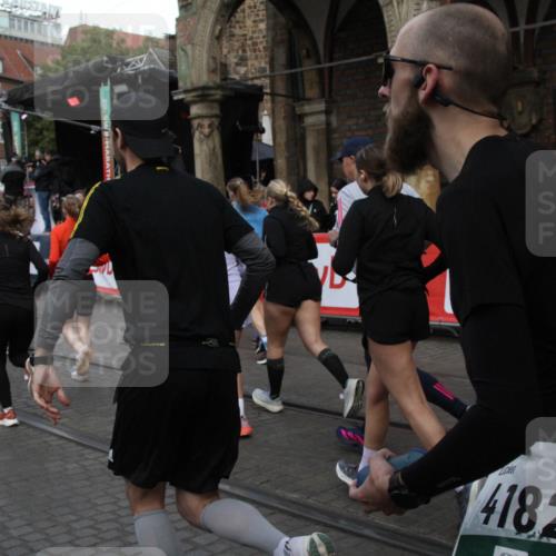 05.10.2025 - 20. swb-Marathon Bremen Yannick Fuchs http://msf.ph/oto/9320013 05.10.2025 11:40:07 Ziel  meine-sportfotos.de