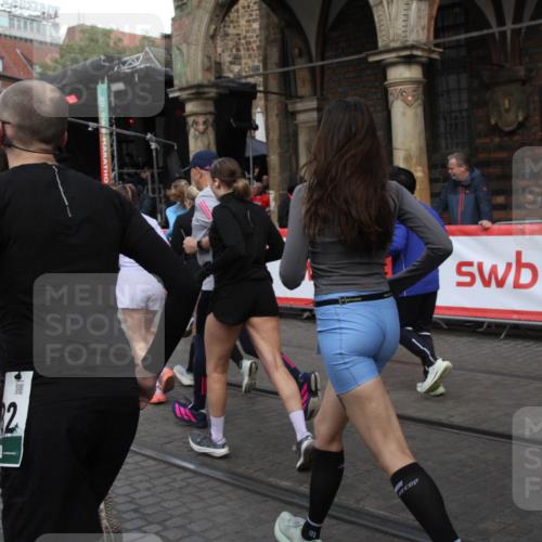05.10.2025 - 20. swb-Marathon Bremen Yannick Fuchs http://msf.ph/oto/9320014 05.10.2025 11:40:07 Ziel  meine-sportfotos.de