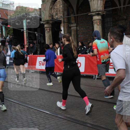05.10.2025 - 20. swb-Marathon Bremen Yannick Fuchs http://msf.ph/oto/9320017 05.10.2025 11:40:08 Ziel  meine-sportfotos.de