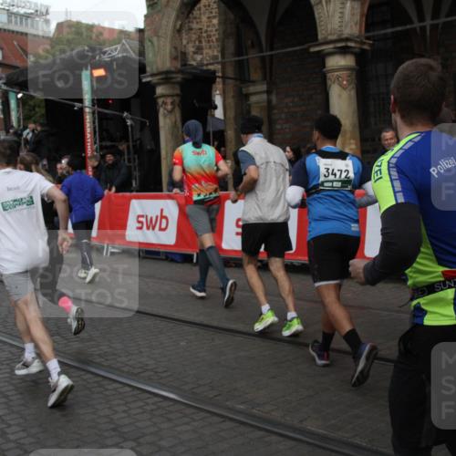 05.10.2025 - 20. swb-Marathon Bremen Yannick Fuchs http://msf.ph/oto/9320019 05.10.2025 11:40:09 Ziel  meine-sportfotos.de
