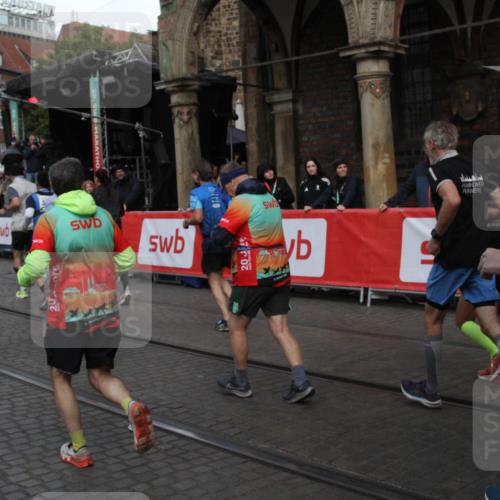 05.10.2025 - 20. swb-Marathon Bremen Yannick Fuchs http://msf.ph/oto/9320026 05.10.2025 11:40:11 Ziel  meine-sportfotos.de