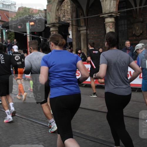 05.10.2025 - 20. swb-Marathon Bremen Yannick Fuchs http://msf.ph/oto/9320032 05.10.2025 11:40:13 Ziel  meine-sportfotos.de