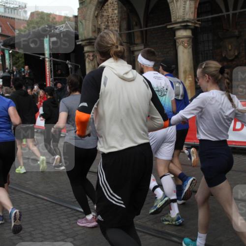 05.10.2025 - 20. swb-Marathon Bremen Yannick Fuchs http://msf.ph/oto/9320034 05.10.2025 11:40:14 Ziel  meine-sportfotos.de