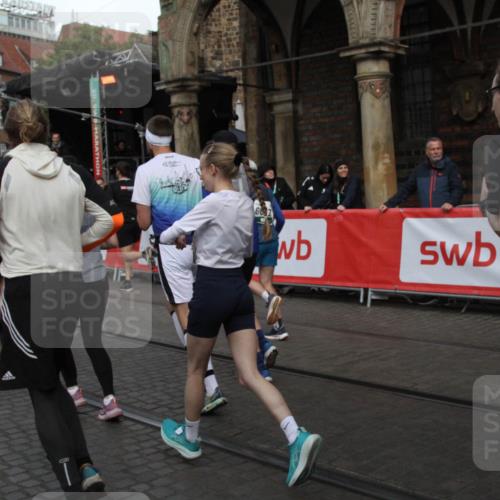 05.10.2025 - 20. swb-Marathon Bremen Yannick Fuchs http://msf.ph/oto/9320035 05.10.2025 11:40:15 Ziel  meine-sportfotos.de