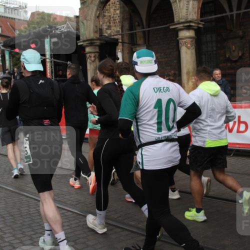 05.10.2025 - 20. swb-Marathon Bremen Yannick Fuchs http://msf.ph/oto/9320041 05.10.2025 11:40:17 Ziel  meine-sportfotos.de