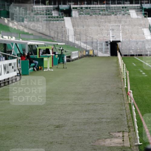 05.10.2025 - 20. swb-Marathon Bremen Michael Burmester http://msf.ph/oto/9323590 05.10.2025 11:38:20 Laufen im Stadion  meine-sportfotos.de