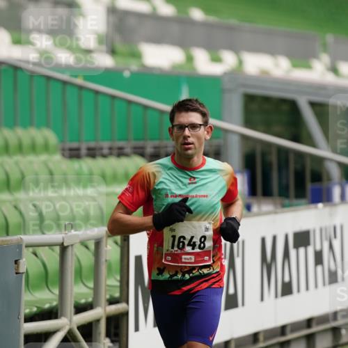 05.10.2025 - 20. swb-Marathon Bremen Michael Burmester http://msf.ph/oto/9323708 05.10.2025 12:08:19 Laufen im Stadion 1357, 1648 meine-sportfotos.de