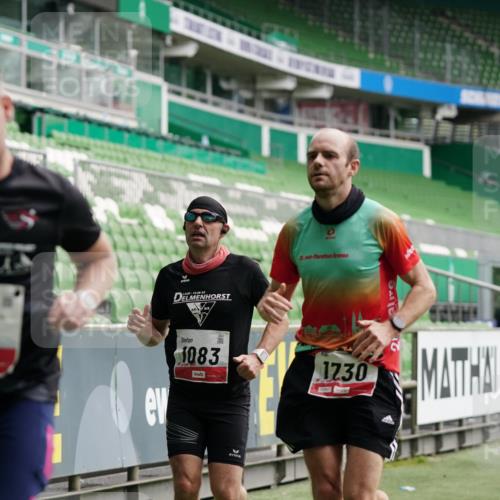 05.10.2025 - 20. swb-Marathon Bremen Michael Burmester http://msf.ph/oto/9323772 05.10.2025 12:09:32 Laufen im Stadion 535, 784, 1083, 1493, 1730, 1861, 1357 meine-sportfotos.de